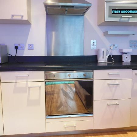 80S Retro 1Bed Studio Serviced Apartment Canary Wharf Perfect For Solo & Couple Travellers Londres Exterior foto