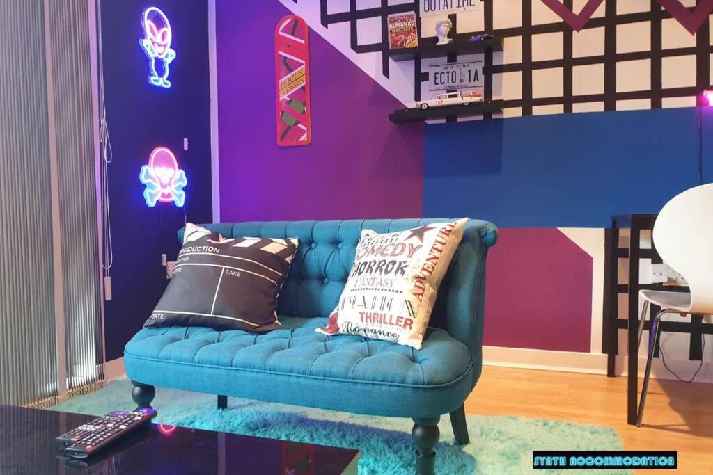 80S Retro 1Bed Studio Serviced Apartment Canary Wharf Perfect For Solo & Couple Travellers Londres Exterior foto